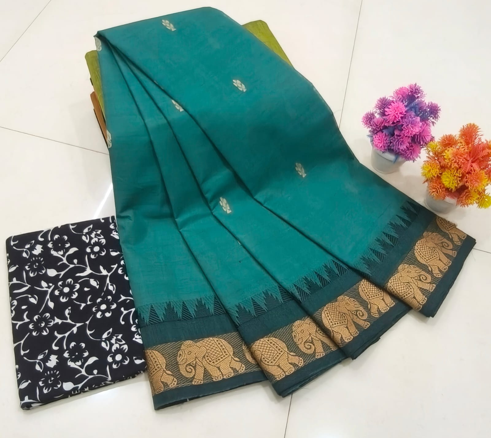 Handmade putta saree