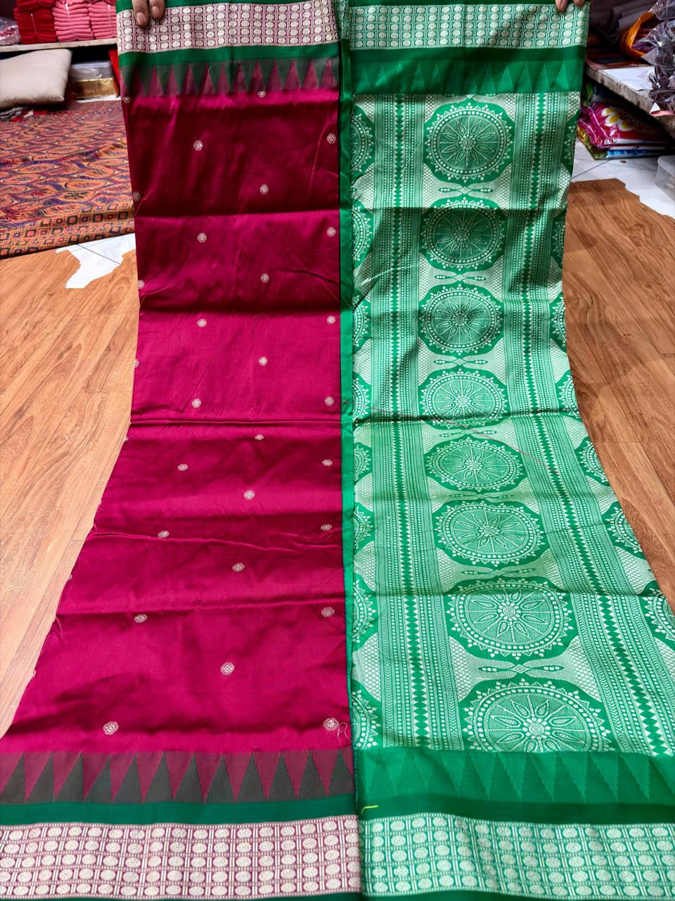 Papasilk saree with contrast blouse piece
