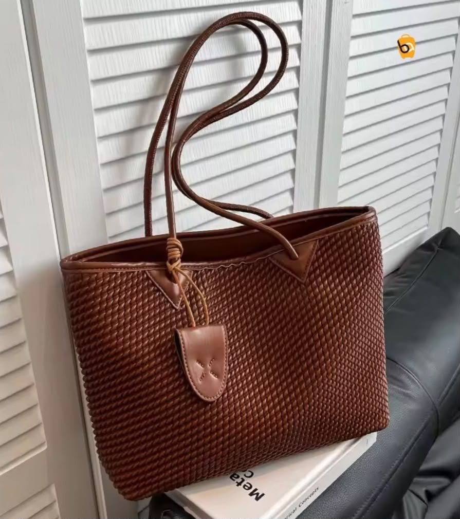 LEATHER TOTE BAG