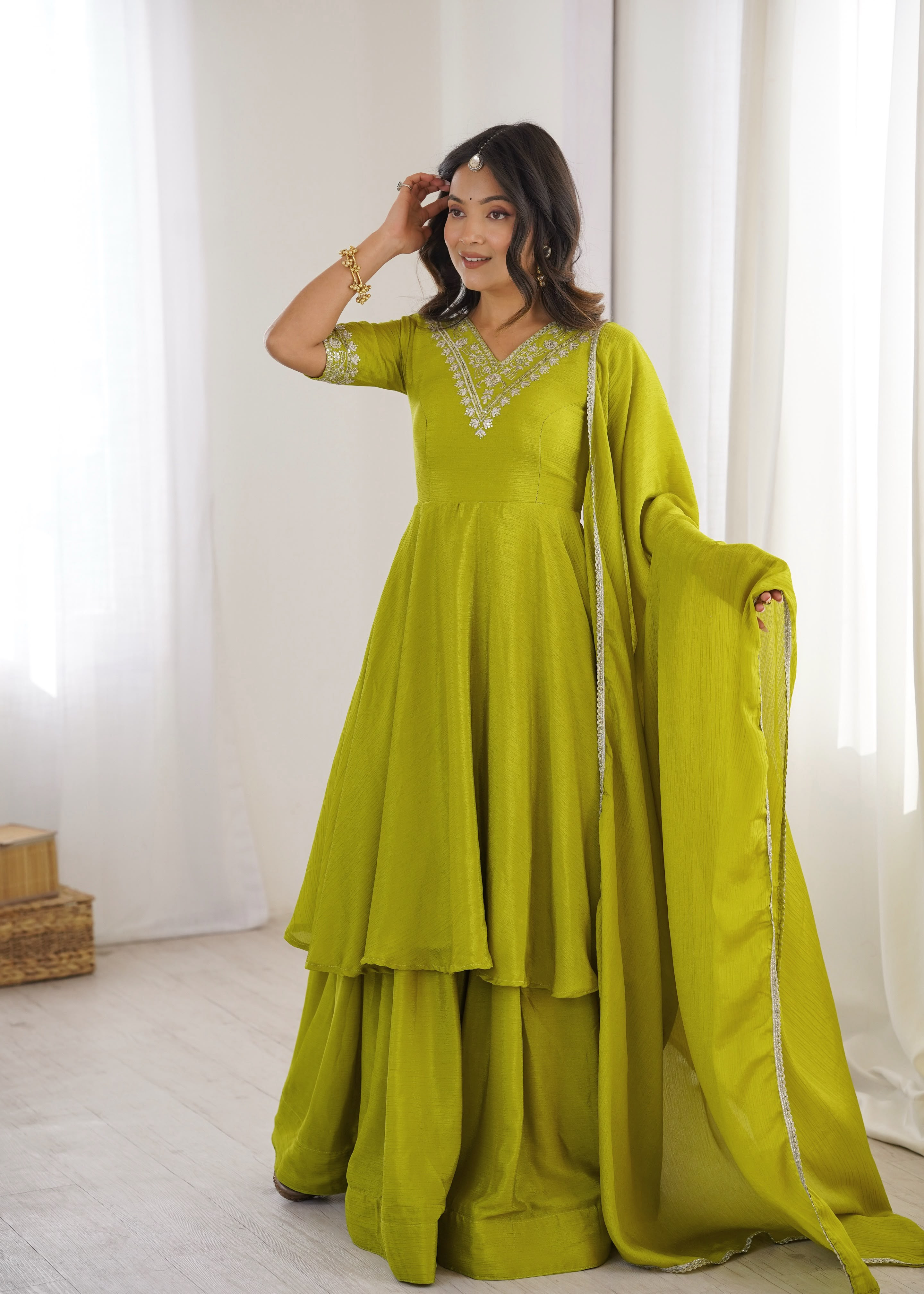 Chinnon silk sarara set