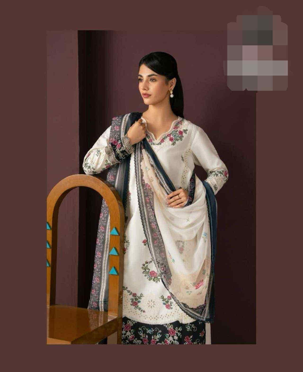 Embroidery kurti set
