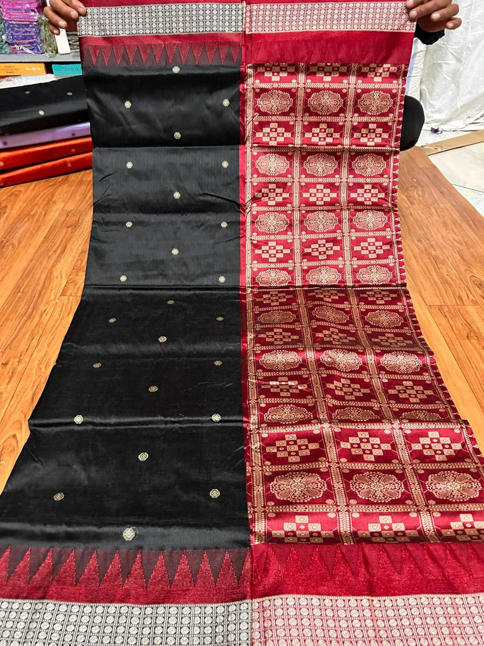 Papasilk saree with contrast blouse piece